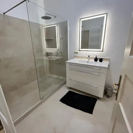 Apartment Ady1 *